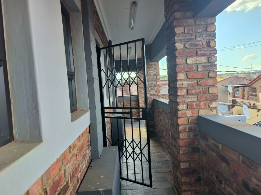 To Let 1 Bedroom Property for Rent in Ikageng North West